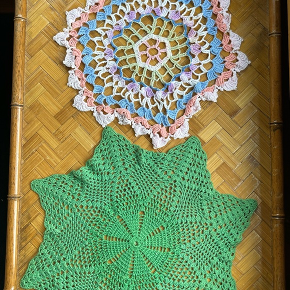 Three vintage handmade doilies, green and multicolor - Picture 11 of 12